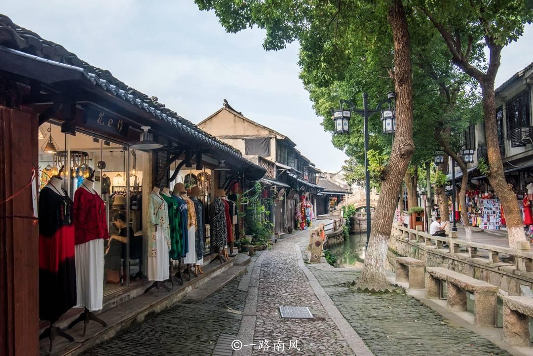 《青春有你2》鞠婧祎突然出现，仅1秒钟的镜头，令全网男粉沸腾